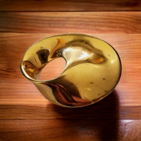 Vintage Mid Century Monet Oval Gold Tone Brooch Pin - Picture 2 of 12